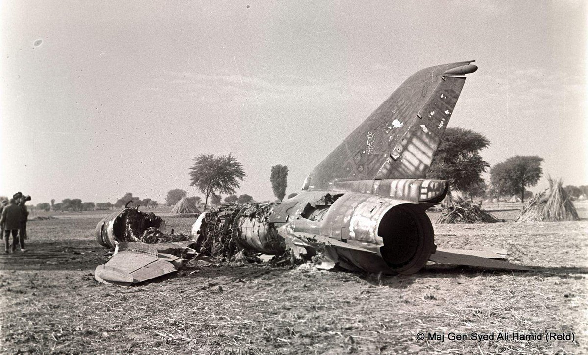 onionroute's tweet photo. Photos of an Indian fighter jet shot down by Pakistan in the #Chhamb sector during the 1971 War 

— S/ Major Gen Syed Ali Hamid (R) https://t.co/GHkt6G4sPC