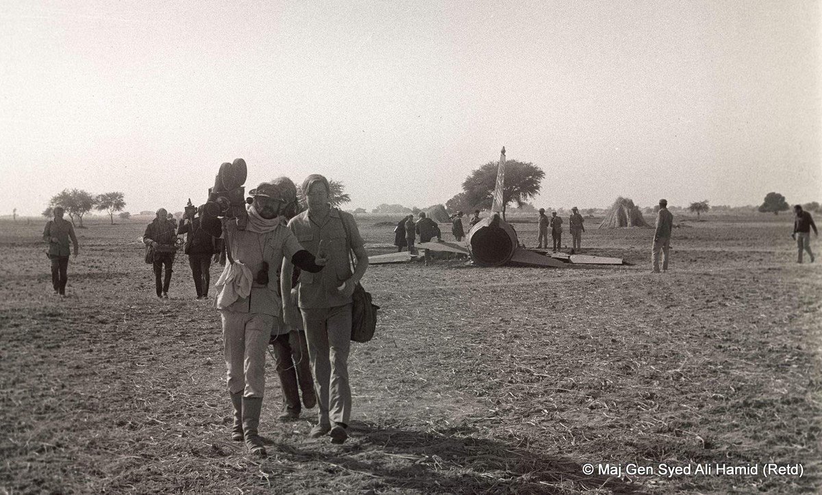 onionroute's tweet photo. Photos of an Indian fighter jet shot down by Pakistan in the #Chhamb sector during the 1971 War 

— S/ Major Gen Syed Ali Hamid (R) https://t.co/GHkt6G4sPC