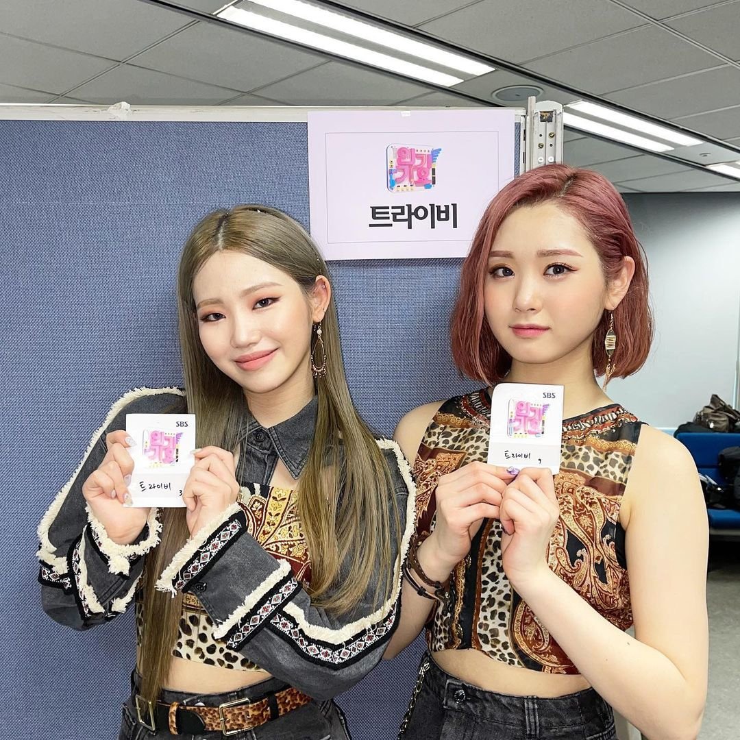 creativcore's tweet photo. Con mi chiquita we're like #𝟸𝟸𝟸𝜗ǝ𝕩ːs𝕥ars today, así que ni piensen en buscarnos! No estaremos prestando atención a nada que no sea el debut más iconic, #𝕚ʼmmαꕀ𝕗an y estoy bien orgullosa de demostrarlo junto a quienes me entienden el mood.

𝐬easōn o𝑓 ⋆ ☽ 𖡻 #𝐥un𝕒. https://t.co/yCv6WH3l9i