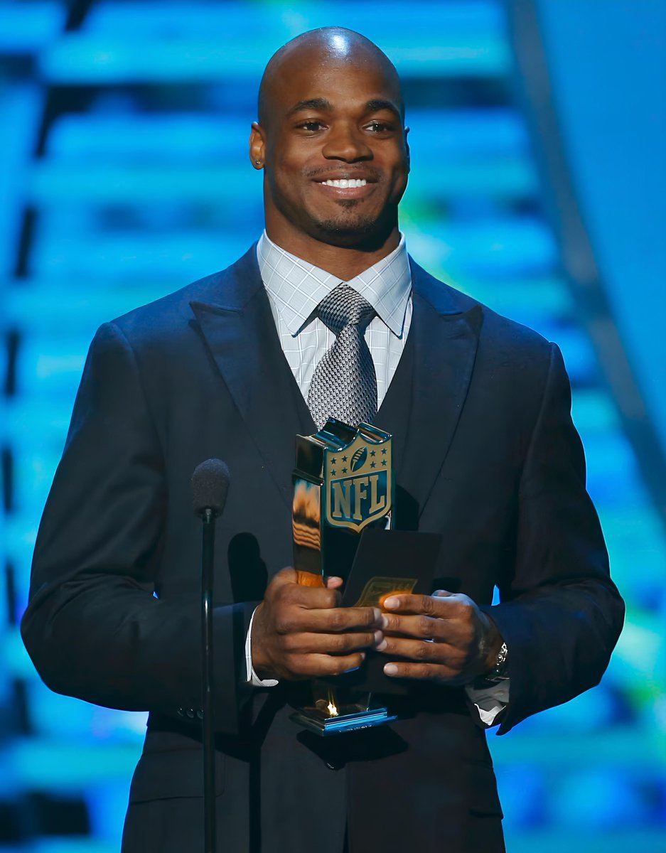 vikingzfanpage's tweet photo. The last non QB to win MVP: Adrian Peterson https://t.co/a2fqnjNmJW