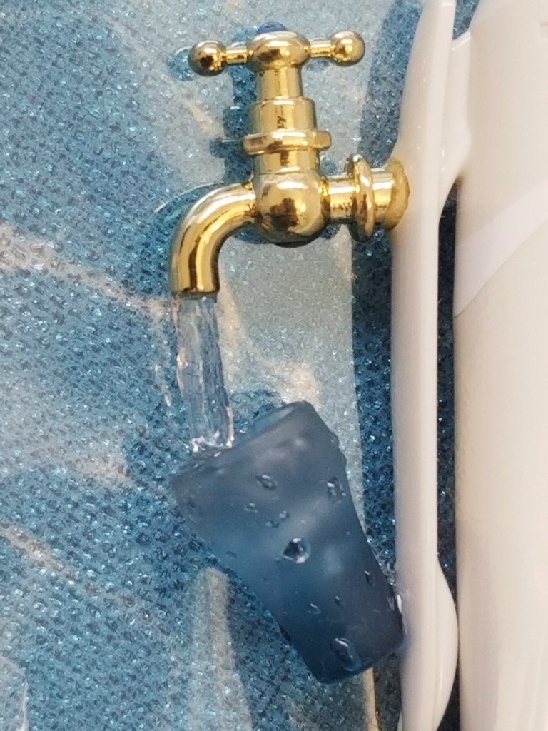 ※ 銀色 売り切れました！

カラスノス13周年イベント
◆カラスと青と◆部門 の作品……

■『(U)handmade yuki』さん(<a href="/HandmadeYuki/">handmade yuki☆</a>)

・蛇口から水！ボールペン

お水がー！
ブルーバージョン(*´-`)キレイです。
通販可。是非！

#handmadeyuki #蛇口 #ボールペン #カラスノス #カラスノス13周年