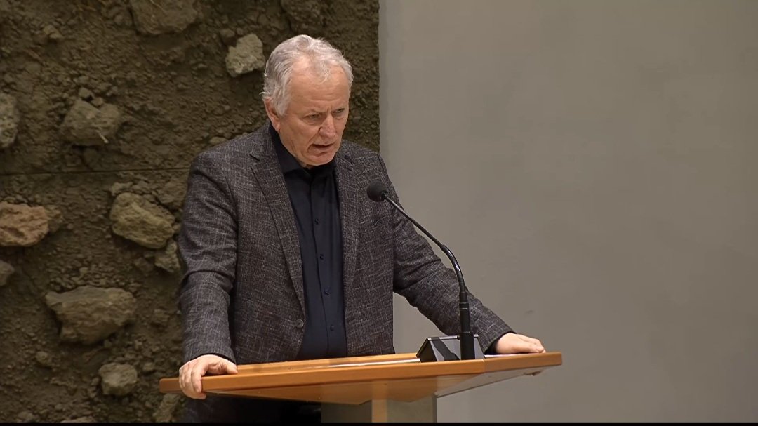 Terugblik op het debat over het eindverslag.  

Dinsdag was het debat over het eindverslag van de informateur. Hierin trok 50PLUS samen op met een aantal partijen om ervoor te zorgen dat de verhoging van de AOW-leeftijd niet doorgaat. Verhoging van de AOW-leeftijd is een