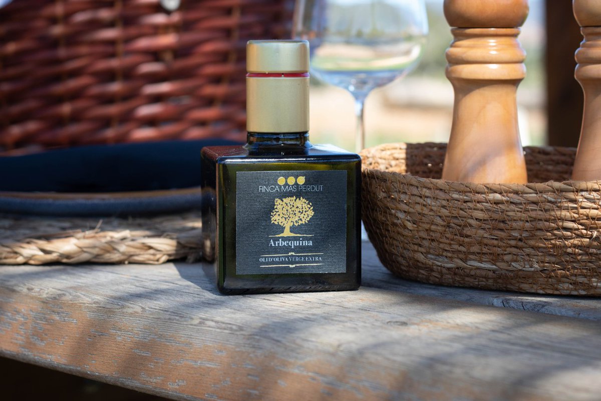 FincaMasPerdut's tweet photo. 🫒 Oli d’oliva verge extra Mas Perdut

Producció pròpia, collita cuidada
i elaboració artesanal per garantir
un oli verge extra de qualitat,
directe de la nostra finca a la teva taula.

Ideal per cuinar, amanir
o gaudir-lo amb pa.

🫒 Mas Perdut. Oli propi. Sabor real. https://t.co/sgmV2edpmn