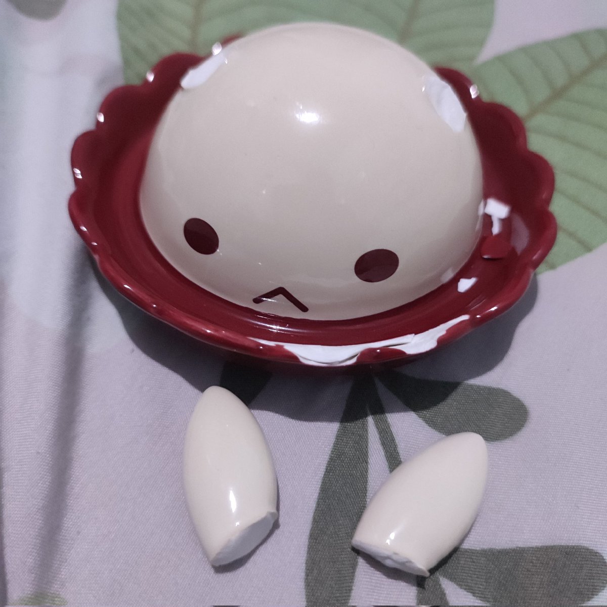 5th Feb '26

Was out to pick up the ps but too hot that I'm too lazy to take any pic 😵‍💫
#ItsrhawrPhotosOTD

Anyway yaaay time to leave this country, jk jk

Leftover cake with an unused candle, so I use it today lol.

Kinda sad dodoco ears broke 😭😭😭😭😭

เศร้ามากเลย 😭