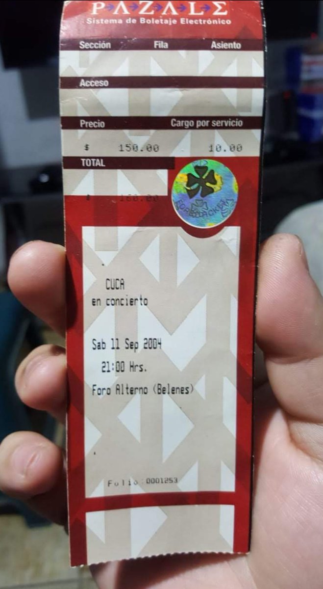 mariomtzr's tweet photo. @Tavaresalaire @ArrobaFMOficial Buen día jefe!
Mi primer concierto viendo a QK, y no podía faltar las latas antes del tokin y abrieron las puertas le dimos un buen trago y las rolamos a los de la fila.

Salu2 a todos en cabina! https://t.co/TFflx5MQbu