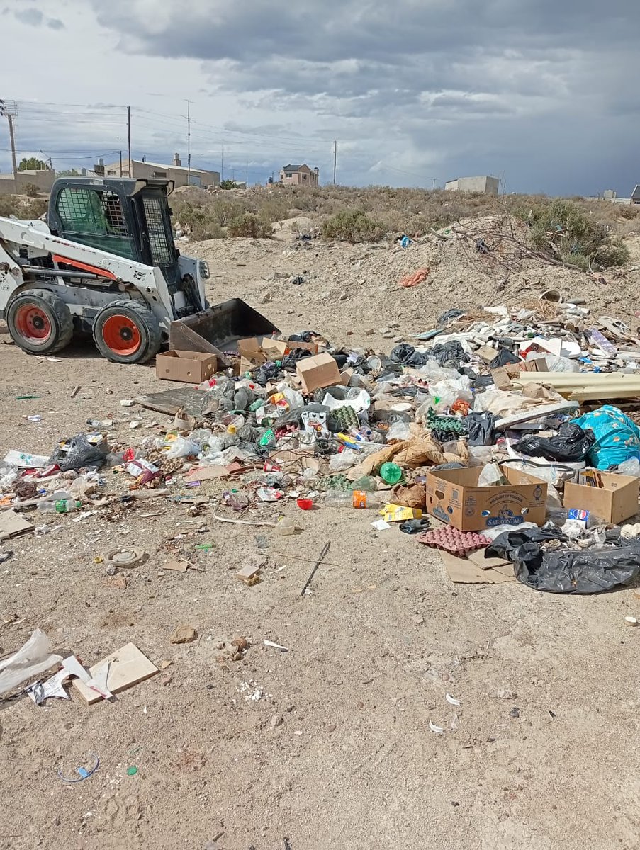 #Madryn Se intesifican los trabajos de limpieza en diferentes sectores de la ciudad (Fotos) #Chubut
<a href="/munimadryn/">Muni Madryn</a> 
digitalchubut.com/se-intesifican…