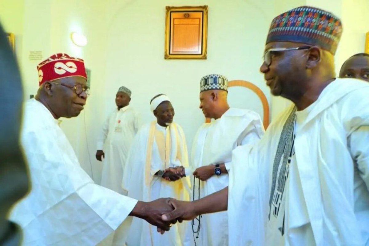 NigeriaStories's tweet photo. BREAKING NEWS: Kwara state Governor meets President Bola Tinubu at Aso Rock after deadly t€rrorist attack in kwara state https://t.co/2z1CFJ9dXc