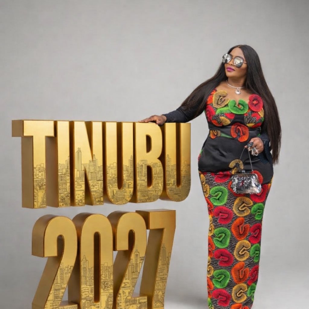 Commyhot1 tweet media