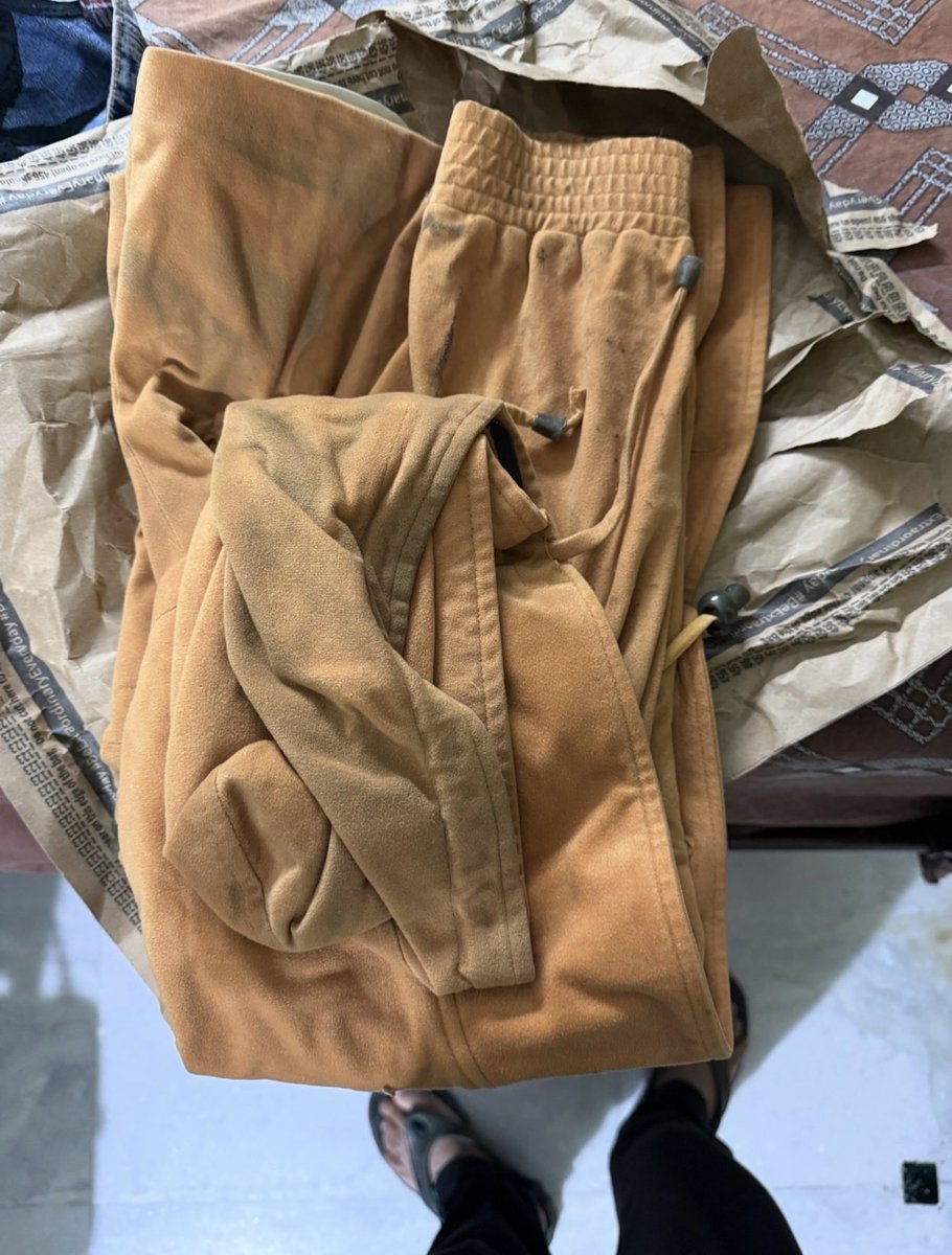 AmitSharma4009's tweet photo. @myntra I’m a Myntra user for more than 10 years. Ordered a 10000 rupees product and got garbage. When I posted my concern on social media they deactivated my account. Is this how you treat your customers @ConsumerCom https://t.co/gauW0yPMgd