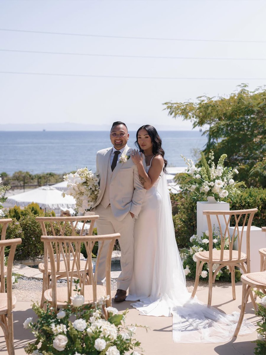 We are madly in love with this stunning wedding featured on @santabarbarawedding 

Sponsors:
Venue: @hcsummerlandevents
Host: @santabarbarawedding
Event Designer + Planner: @eventsbyfran
Assistants: @priscillalosey <a href="/curated/">Curated</a>.byjenn 
Photographer:  @alyssalizarragaphoto