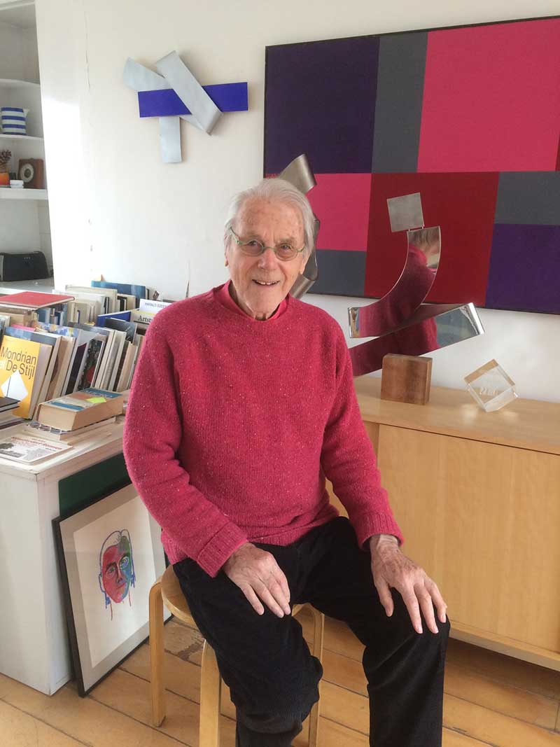 CerfiaFR's tweet image. 🇫🇷🛣️🕊️ FLASH | Jean Widmer, le concepteur des célèbres panneaux marron des autoroutes françaises, est mort à 96 ans.