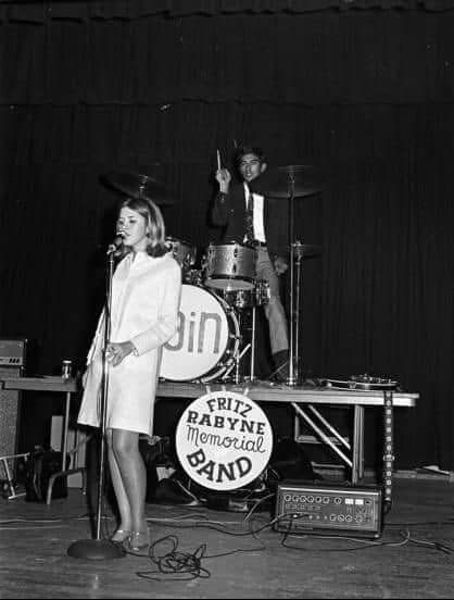 Classic Rock In Pics tweet media