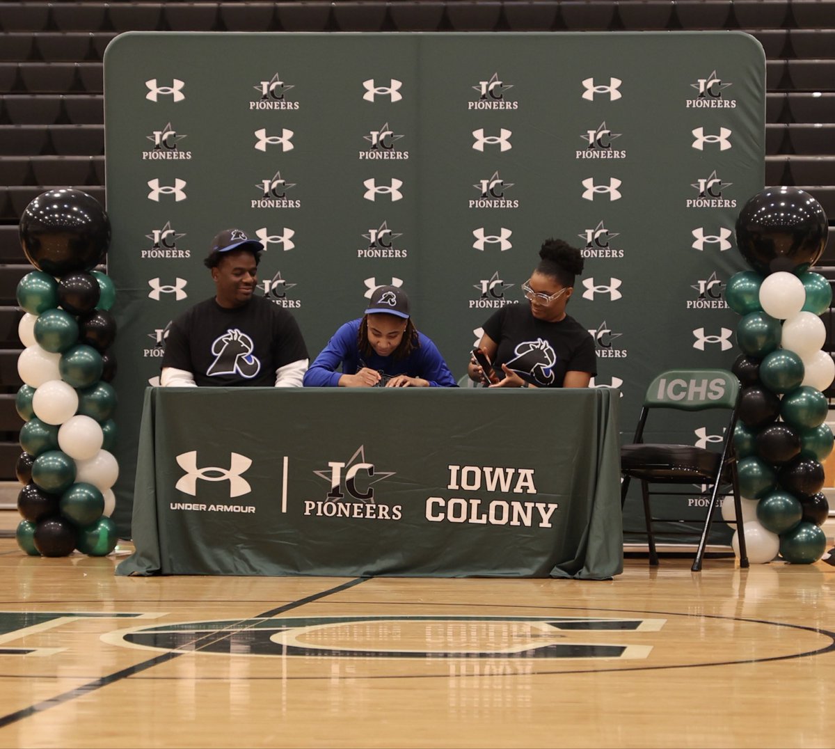 Iowa Colony Girls Basketball tweet media