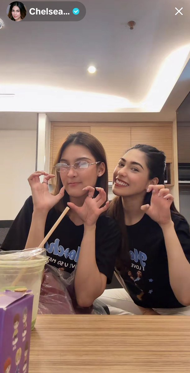 cha3xbelita's tweet photo. WFTD: Pumaldo! ๐ญ๐
Pinasaya ni Mommy at Daddy Shark ang mga Baby Sharks! ๐ฆ
#MooChe
#ChelseaFernandez
#Mooham
#SharkFamily
#CHELdren
#PinaThai๐ต๐ญ๐น๐ญ https://t.co/YtJdznrQ53