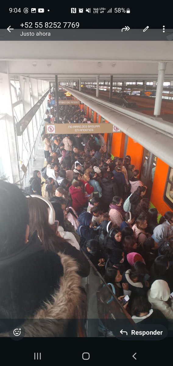 caballerorealde's tweet photo. Hoy debido a la negligencia del @MetroCDMX varios ciudadanos tuvimos que buscar alternativas para poder llegar a nuestros centros de trabajo o escuela. @ClaraBrugadaM y @AdrianRubalcava brillan por su ausencia, si esto es el día de hoy que pasara cuando inicie el mundial.
#CDMX https://t.co/fX2tJntsv4