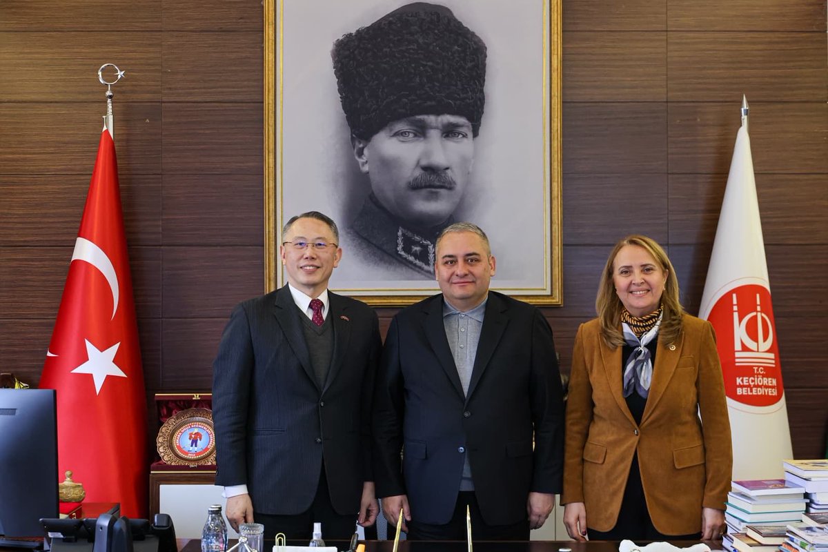 Taipei Ekonomi ve Kültür Misyonu Ankara Temsilcisi Volkan Huang’ı (<a href="/volkan_huang/">Volkan Huang</a>) Keçiören Belediye Başkanımız Mesut Özarslan (<a href="/OzarslanMesut/">Dr. Mesut Özarslan</a>)’ın ev sahipliğinde belediyemizde ağırladık.

Ortak projeler ve geleceğe dönük iş birliği imkânları üzerine gerçekleştirdiğimiz görüşmeye