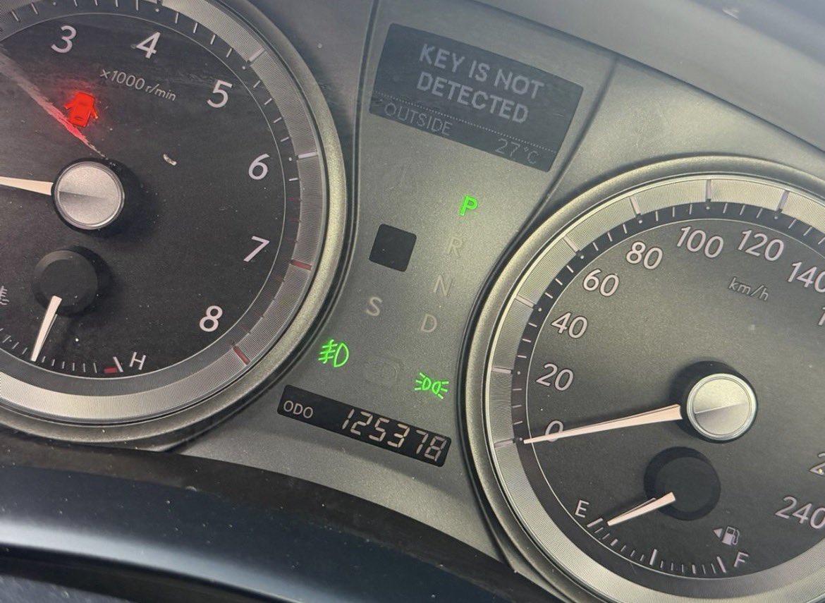 INIAUTOS's tweet photo. Cool Deal Super Clean
Available for Swap Giveaway Deal
Foreign used
Make; Lexus Model; ES350
Year; 2009
Price; #12.5m
Reverse camera
Power boot
Panoramic roof
Accident Free 100
Auto transmissions
Leather interior
Modern Steering
Alloy wheels https://t.co/tFRewmi0lb