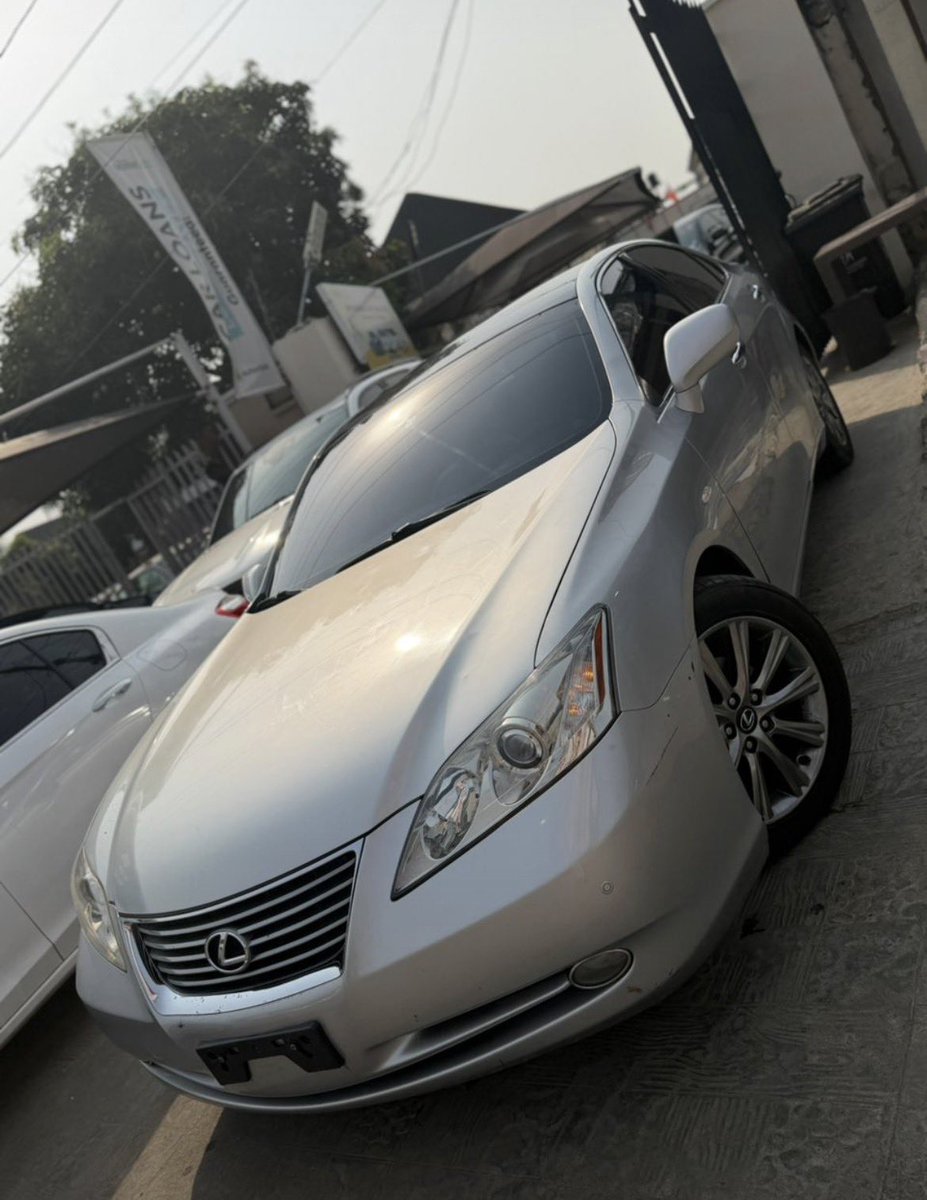 INIAUTOS's tweet photo. Cool Deal Super Clean
Available for Swap Giveaway Deal
Foreign used
Make; Lexus Model; ES350
Year; 2009
Price; #12.5m
Reverse camera
Power boot
Panoramic roof
Accident Free 100
Auto transmissions
Leather interior
Modern Steering
Alloy wheels https://t.co/tFRewmi0lb