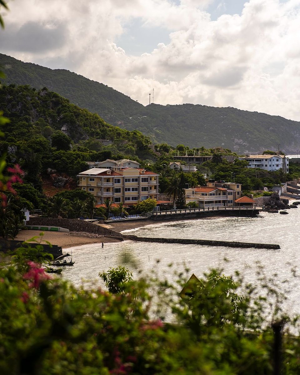 CiviqueEtmoral's tweet photo. 📍Les Trois Rois Resort-Hotel,Haïti 🇭🇹
Cap Haïtien, Nord, Haïti 🇭🇹
📸 safetripshaiti https://t.co/SncjL1muzc