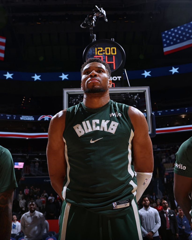 B24 Dunk tweet media