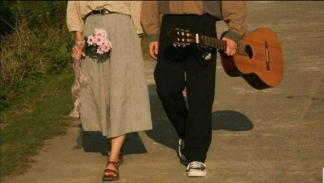 zzi_tt's tweet image. المرأه كألة الموسيقى لا تعطي الحانها إلا لمن يتقن 
العزف علي اوتار قلبها❤️
#ساره_الودعاني