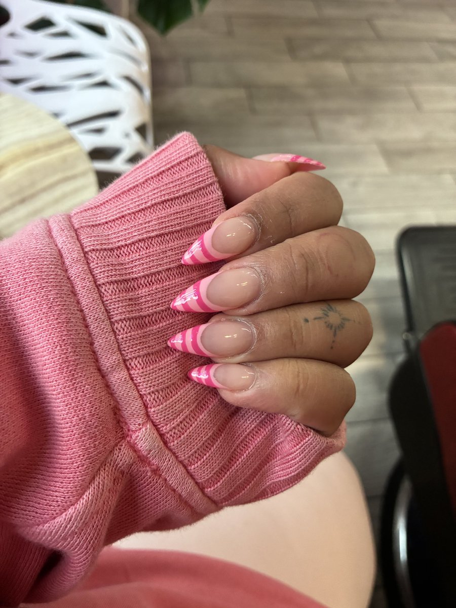 ellelfhame's tweet image. #newnails 😜😜😜😜