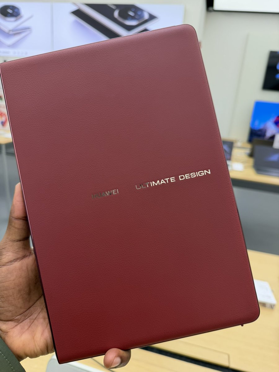 ファーウェイの折りたたみノートPC MateBook Fold、デモ動画で変形