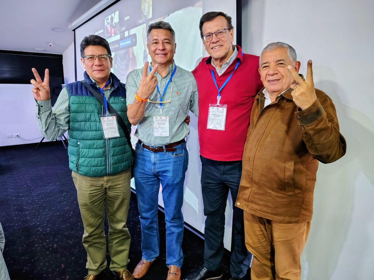 Delegados de ACEB a la reunión de la 83 Junta Nacional de <a href="/cutcolombia/">Central Unitaria de Trabajadores</a>  que se está realizando en Bogotá, nos acompaña el candidato de los trabajadores al Senado de la República de Colombia, compañero Fabio Arias, actual presidente de la Central obrera más representativa del país