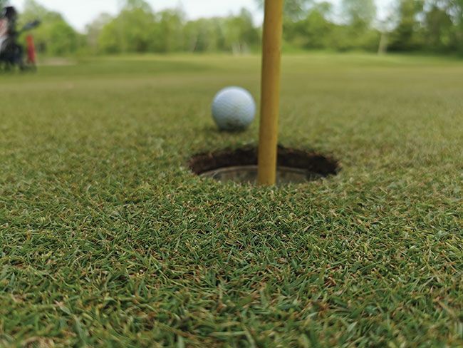 Kelowna council set to decide fate of controversial golf course land swap deal turfandrec.com/kelowna-counci…