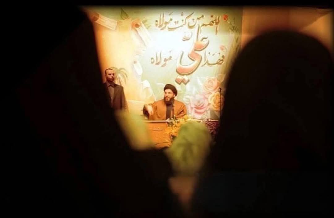 الأَبُ الرُّوحِيُّ ..

#مع_إيران_حتى_النصر
 #سارة_الودعاني