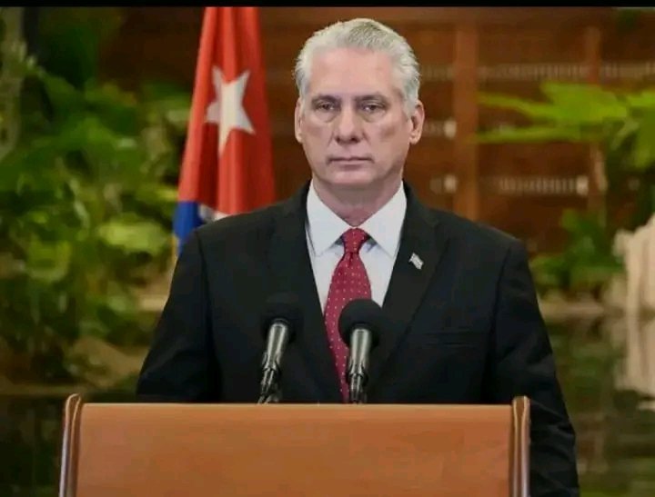 El heroísmo de este pueblo asombra (...) su resistencia no es de aguante, es creativa. 

<a href="/DiazCanelB/">Miguel Díaz-Canel Bermúdez</a>  <a href="/AceaMabel/">Mabel Acea</a> <a href="/CTC_LasTunas/">Odalis Batista</a> <a href="/JorgeAn87234858/">Jorge Antonio Rojas Velazquez</a> <a href="/SNTCD1971/">Sindicato Nac. de Trab. Civiles de la Defensa</a>