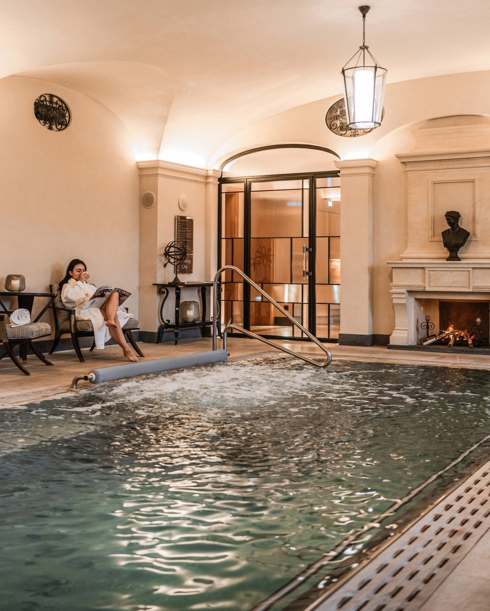 FSPrague's tweet image. Love is in the air…and in the spa 💕​
Celebrate Valentine’s Day with a couples’ retreat at #FSPrague. Couples’ massages, wellness and poolside relaxation  await you. ​

#fsprague #fourseasons #prague