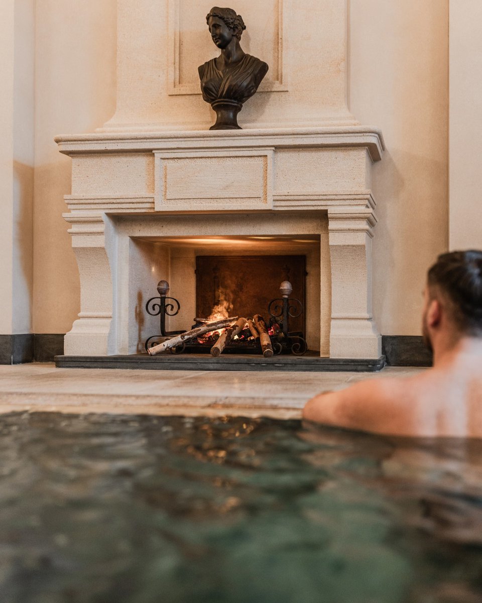 FSPrague's tweet image. Love is in the air…and in the spa 💕​
Celebrate Valentine’s Day with a couples’ retreat at #FSPrague. Couples’ massages, wellness and poolside relaxation  await you. ​

#fsprague #fourseasons #prague