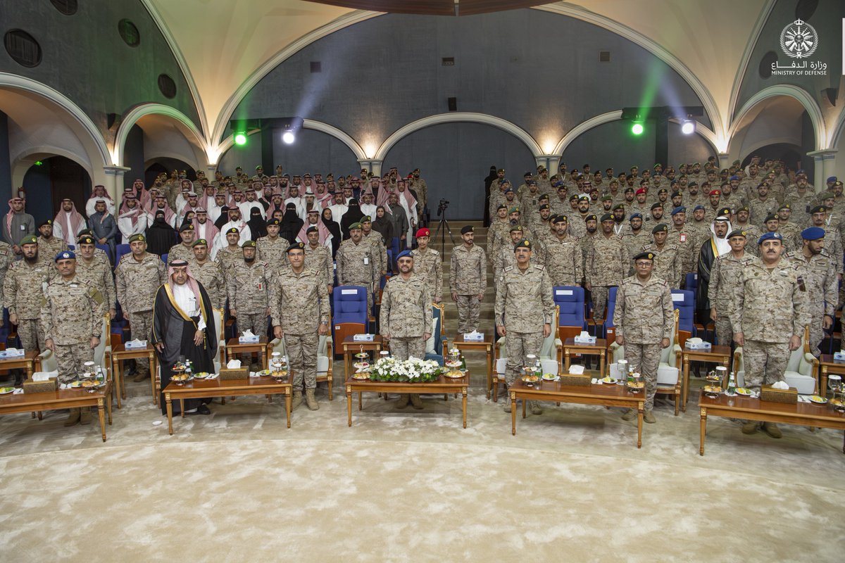 modgovksa's tweet photo. معالي رئيس هيئة الأركان العامة الفريق الأول الركن فياض الرويلي، يشهد الإطلاق الأولي لأعمال مركز تطوير القادة في #وزارة_الدفاع، أحد مخرجات مبادرات تطوير الوزارة، والمصمَّم لتقديم البرامج القيادية للقادة والمديرين في مختلف المستويات. https://t.co/gE2BM6OlfJ