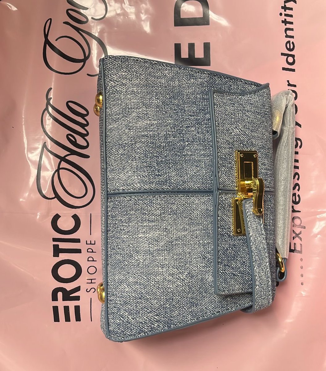 Erotic_shoppe's tweet image. We love deliveries🥳🥳🥳

Shomolu, VI, Yaba, Aba ✈️ 

#deliveries ❤️❤️