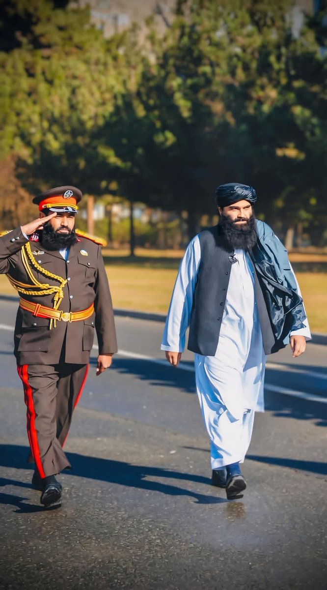 د زړونو رهبر او د استشهاد سپه لار ته عسکري سلام✔👋

💯