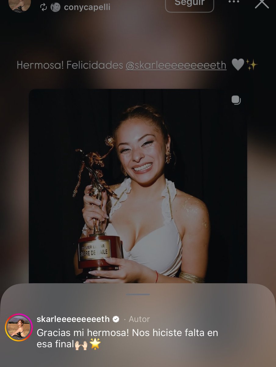 Estas 2 reinas se llevan súper y en las redes la gente trata de generar una rivalidad inexistente entre ellas. Gente, disfruten a sus favoritas sin querer bajar a otras. #FiebreDeBaileCHV