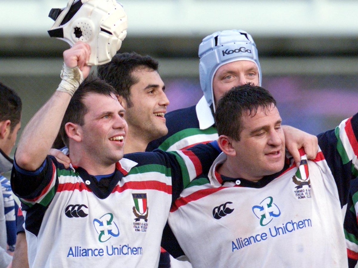 Generation_2010's tweet photo. C'était il y a 26 ans, le 5 février 2000, le tournoi des cinq nations devenait le tournoi des six nations avec l'entrée de l'Italie. 🏉 https://t.co/sTbxLIz89d