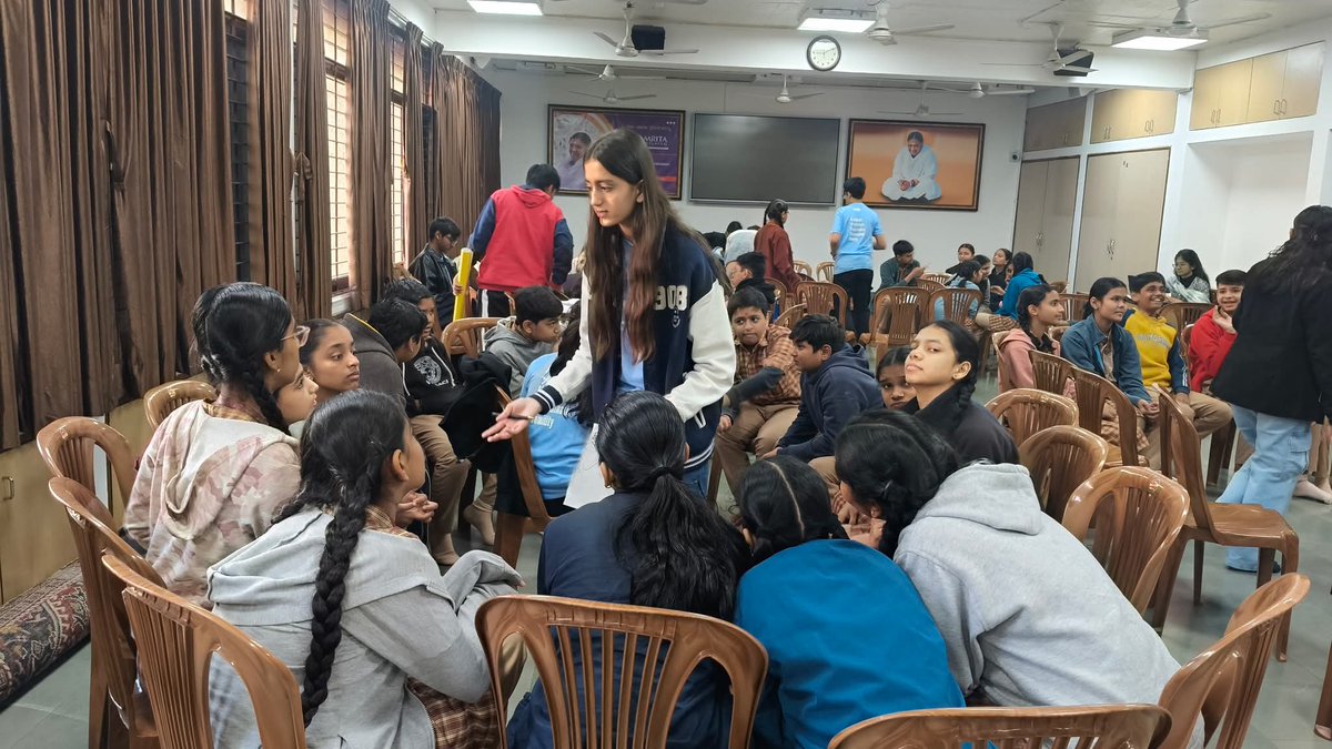 #AYUDHAhmedabad recently conducted #orientation sessions for the new batch of students of Amrita Vidyalayam, Ahmedabad, introducing them to the vision, values, and spirit of #AYUDH. The students learnt what AYUDH stands for and were given an opportunity to register and join.