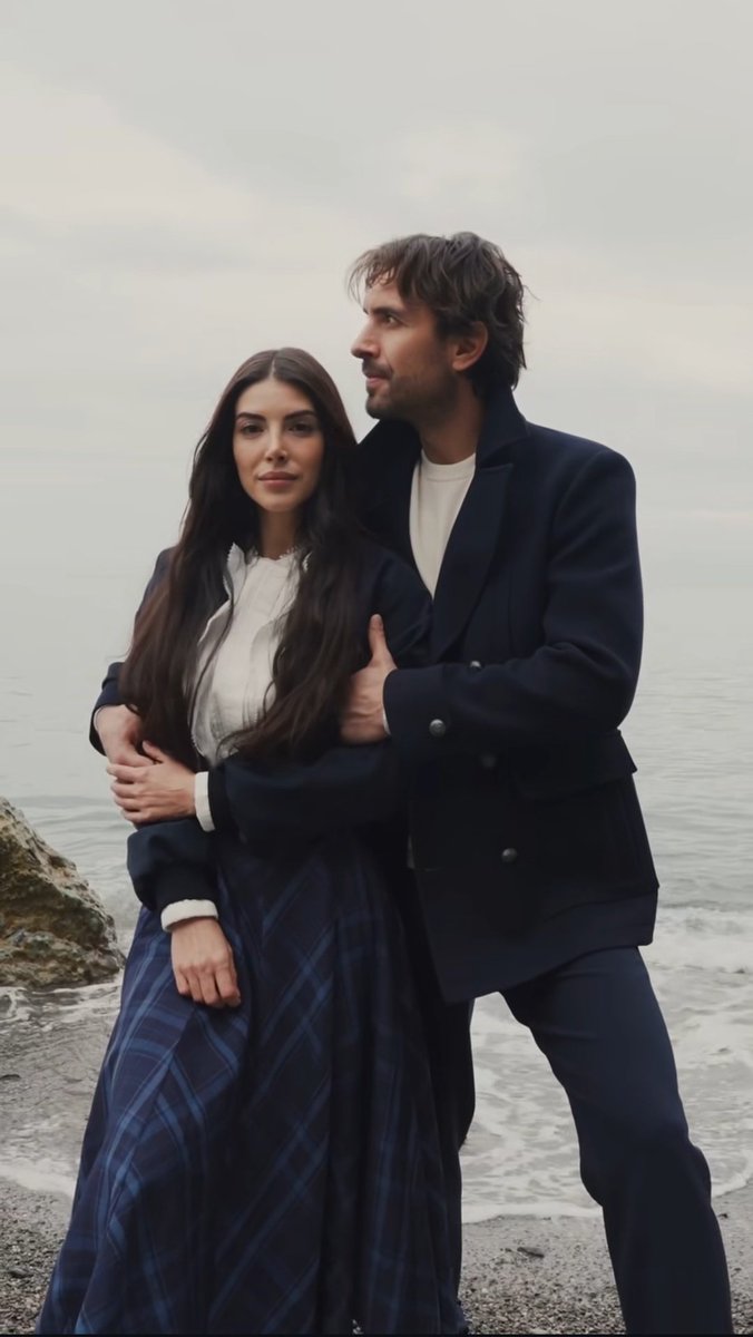 huyde12's tweet photo. TRT'nin ilk dergi çekimine giden ikilisi 💥 Deniz Baysal & Ulaş Tuna Astepe.
#EsDil https://t.co/6UAifuObA6