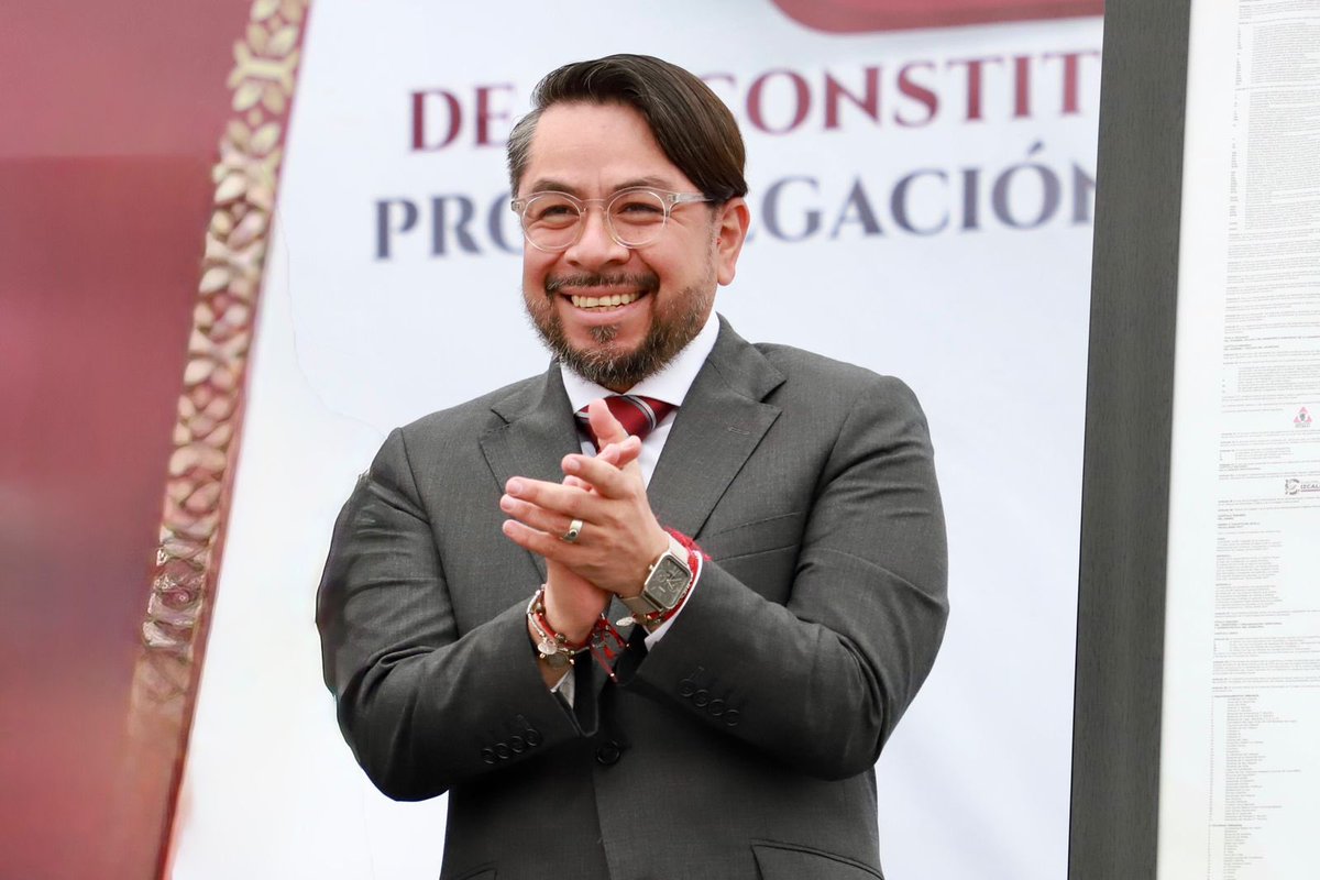 daniel_ser's tweet image. En el marco del 109 aniversario de la Constitución Política de los Estados Unidos Mexicanos, llevamos a cabo la promulgación del Bando Municipal de Cuautitlán Izcalli 2026. 🗣️🇲🇽

Junto al cuerpo edilicio, rendimos honores a nuestra bandera y presentamos este documento que rige la…