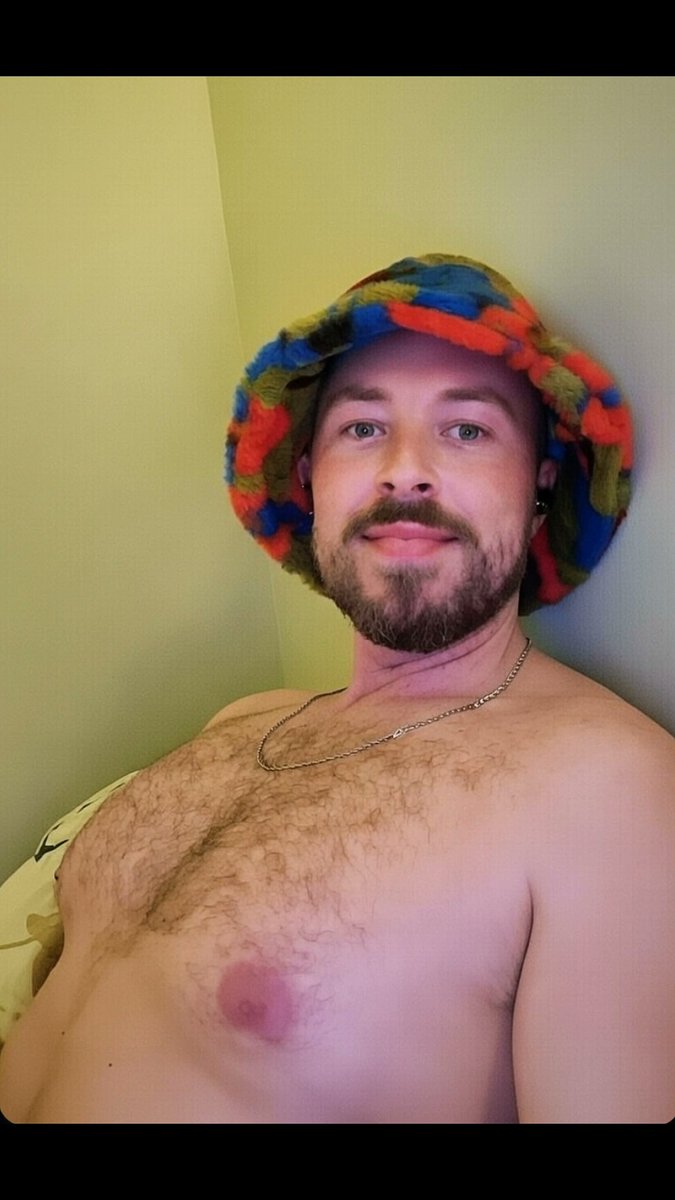 Mícheál Mac Fhlannchaidh tweet media