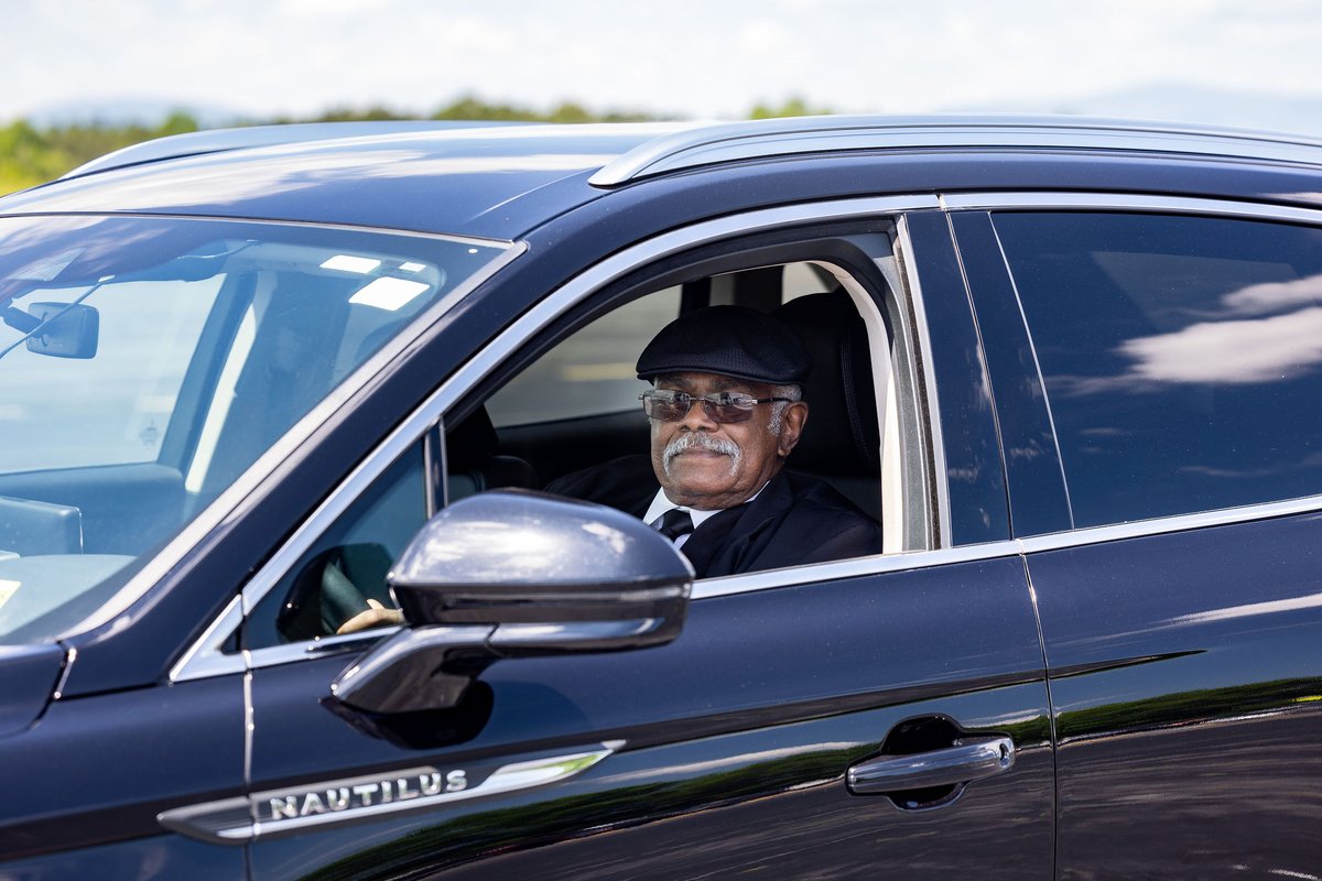 Ambassador Limousine tweet media