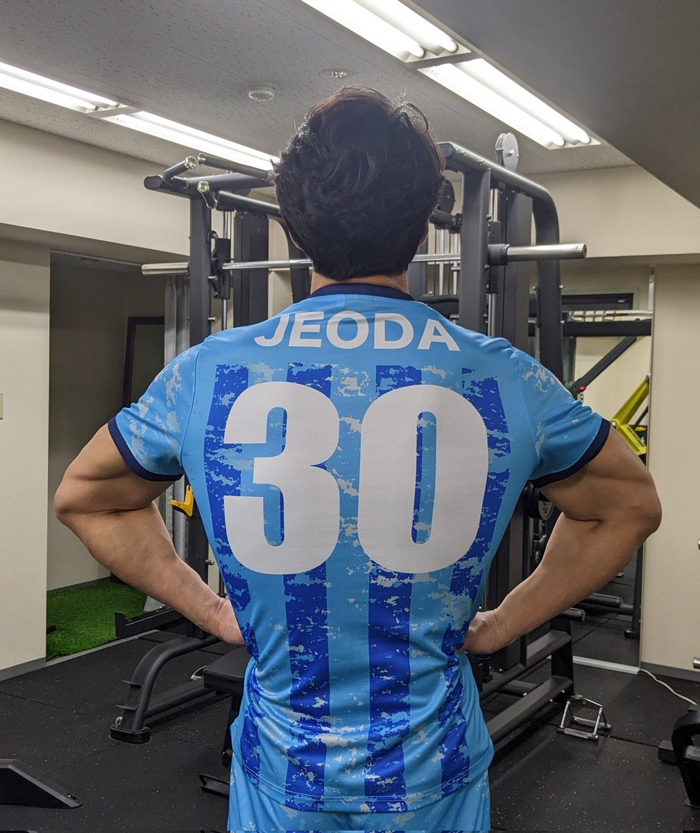 ts0523's tweet photo. フットサル歴1年⚽️少しずつでも、成長できるように気合い入れないとです🔥

#futsal #フットサル #pivo #ピヴォ #footballplayer https://t.co/Z1aWwVclCj