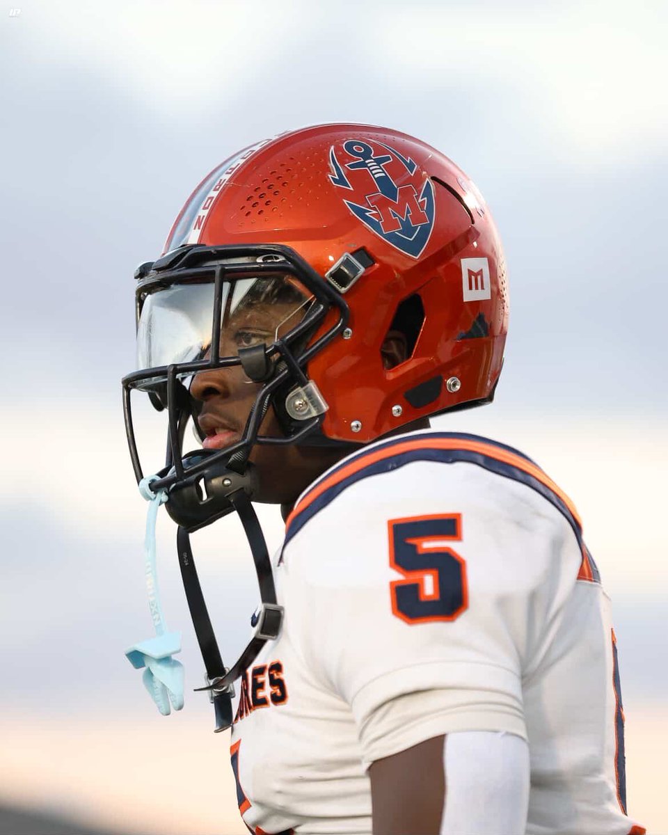 TayShawn_2's tweet photo. #AGTG I'm extremely blessed to receive another D1 offer from  University at Buffalo I'd like to Thank God, my parents, Coach McCain, Coach Benson, Coach Wayne, Coach knight,  my teammates, and the entire Maury football staff.@JordanSaivon https://t.co/dhohww8SUM