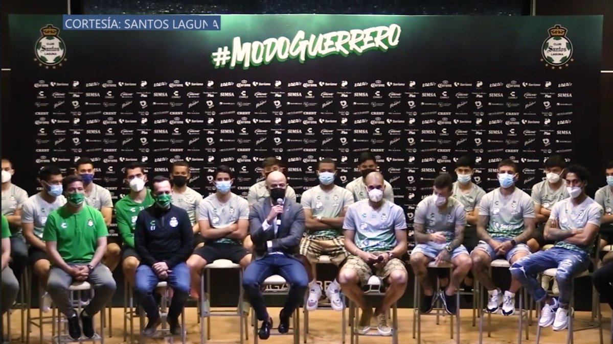 caxtillo09's tweet image. Hasta Dante Elizalde pedía disculpas por el mal paso de Club Santos.

No servía para nada, pero mínimo lo hacía.