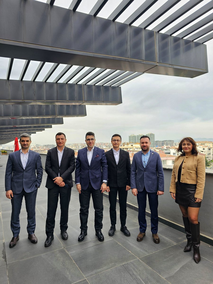 Diniz Holding bünyesinde faaliyet gösteren Tesca Diniz
Genel Müdürü Ali Kemal Altın, Mali İşler Md. Salim Er, İK &amp; Kalite Md. Erdem Ergüder ve Satınalma Md. Batı Şaşmaz ile bugün verimli bir görüşme gerçekleştirdik.

Nazik ziyaretleri için kendilerine teşekkür ederim. 

#bursa