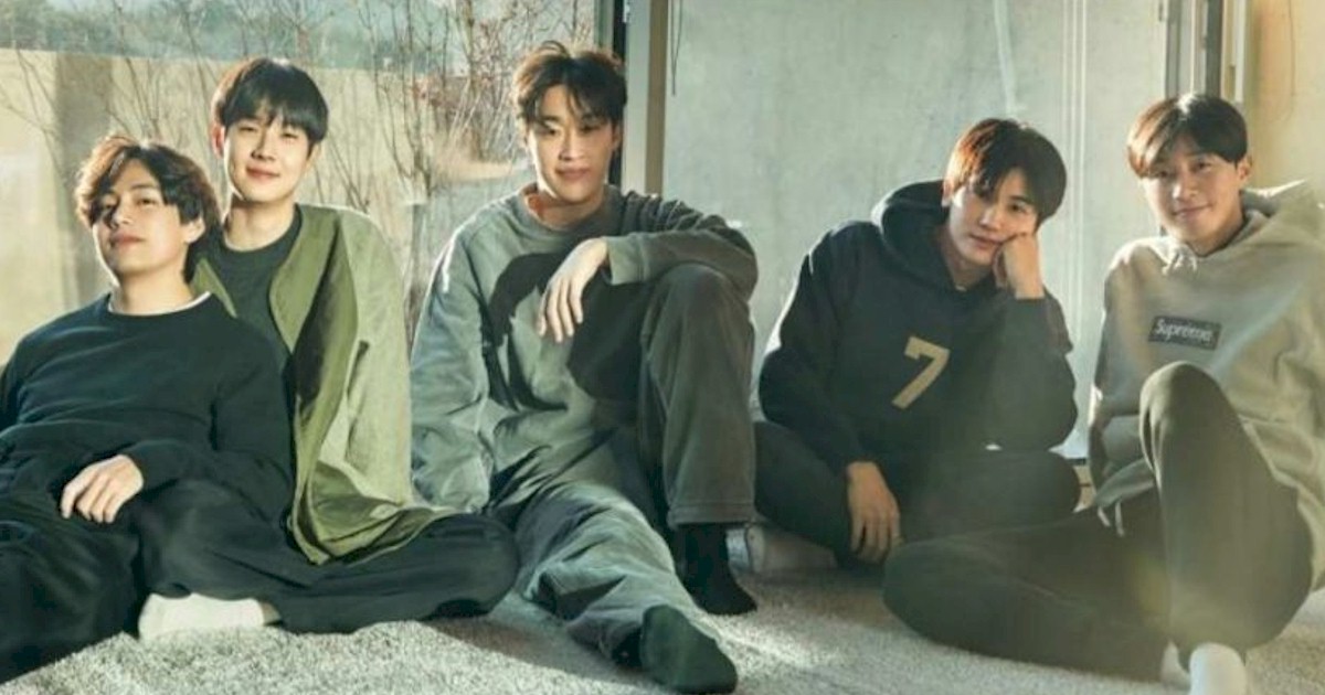 BTS anuncia documentário e programa ao vivo em grande comeback! <a href="/BTS_twt/">방탄소년단</a> <a href="/bts_bighit/">BTS_official</a> <a href="/BTS_jp_official/">BTS JAPAN OFFICIAL</a> <a href="/BTSxBRAZIL/">BTS ⟭⟬ BRASIL⁷</a> <a href="/UniversBTS_/">Universo Bangtan ⁷</a> <a href="/BTSChartBR/">BTS Charts BR</a> <a href="/UniaoBTSArmy/">União BTS Army 7=1 🐙💜🌌</a> <a href="/BTSAnswerBr/">BTS Answer BR⁷ ⟭⟬</a> <a href="/NetflixBrasil/">Netflix Brasil</a> #BTSComeback2026 

tmjbrazil.com.br/bts-anuncia-do…