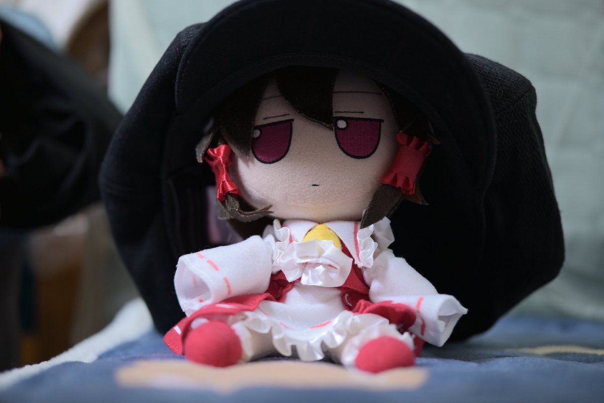 My nice hat, now is on your head, it would be perfect if you’d be a little bigger.
“How big I should become to fit?”
Mmm… maybe 40 or 50cm tall