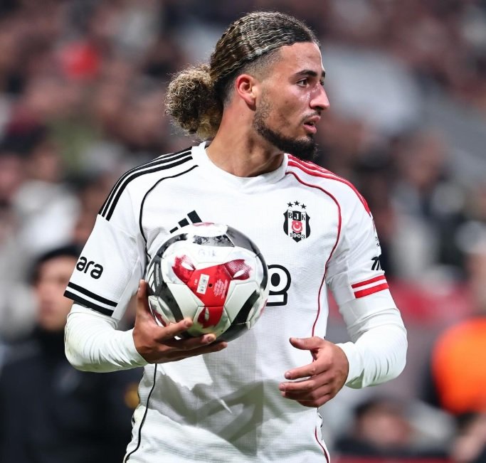 Bu Çocuğa Kim 6 Milyon Euro Para Verip Aldıysa Kulübe Parayı Geri Versin...